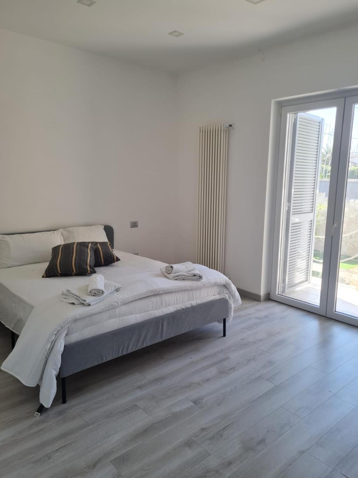 Casa Viky Hotell Bari Exteriör bild